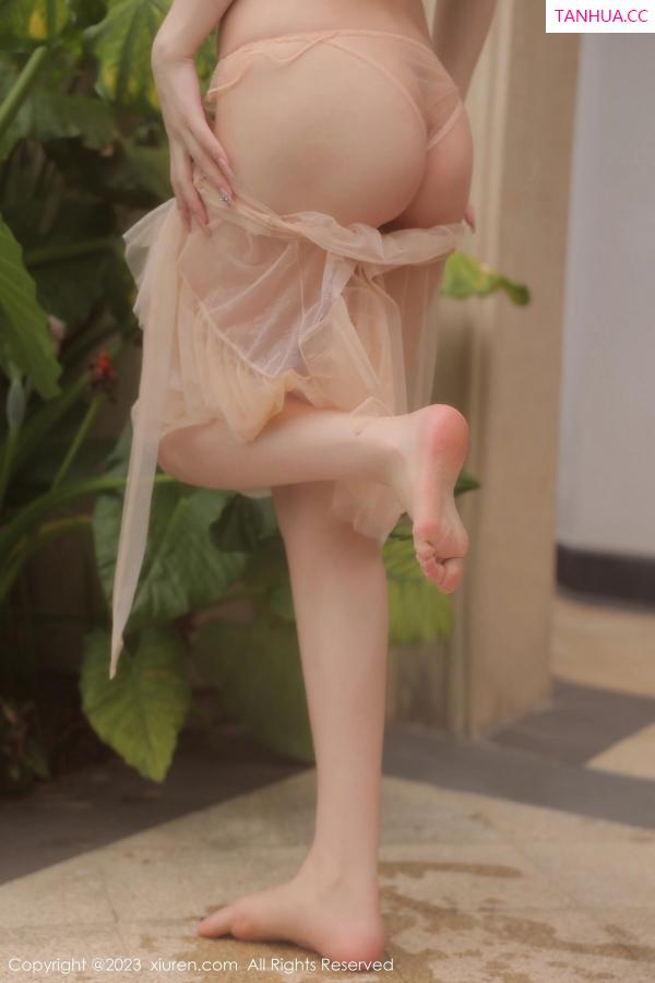 李雅柔  [XiuRen]高清写真图 2023.03.07 No.6370 李雅柔182CM 泳池美腿第42张图片